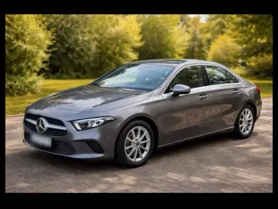 Gebraucht Mercedes A200 Progressive 163 PS (119 kW) 2019 Grau Limousine