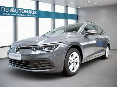 Gebraucht VW Golf VIII Life 150 PS (110 kW) 2024 Grau Kombi