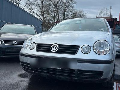 Silber Gebraucht 2002 VW Polo Kleinwagen | 4.500 €