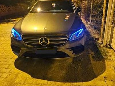 Grau Gebraucht 2019 Mercedes E400 AMG line Limousine | 27.500 € (Fairer Preis)