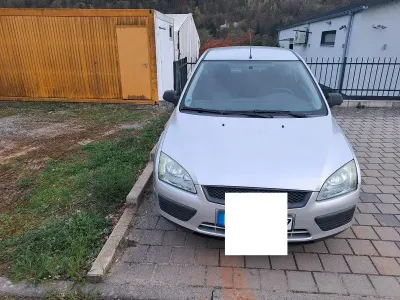 Gebraucht Ford Focus 100 PS (73 kW) 2005 Grau Kleinwagen