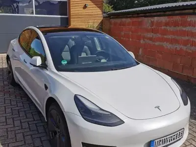 Gebraucht Tesla Model 3 225 kW (306 PS) 2021 Weiß Limousine