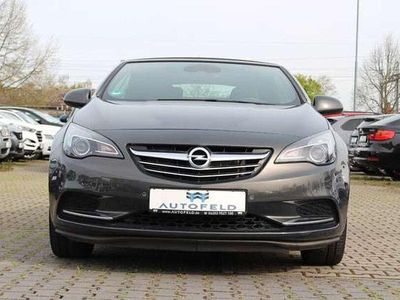 Usado Opel Cascada 140 HP (102 kW) 2015 Cinzento Cabrios