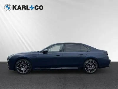 Gebraucht BMW 750e Comfort Edition 313 PS (230 kW) 2025 Blau Limousine