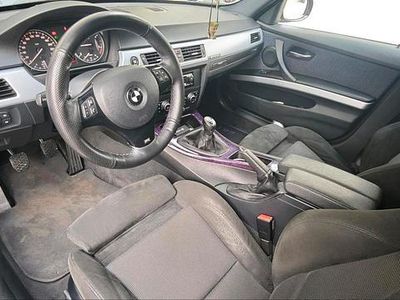 Gebraucht BMW 320 M Sport 177 PS (130 kW) 2009 Rot Kombi
