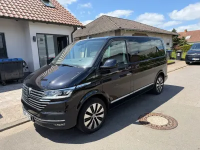 Gebraucht VW Multivan Highline 204 PS (150 kW) 2024 Schwarz Van / Kleinbus