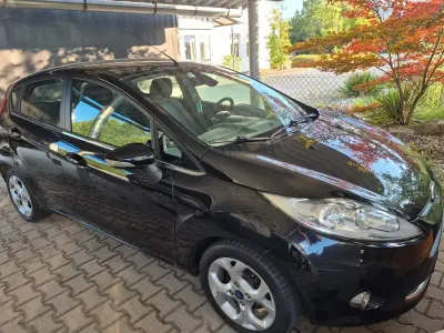 Gebraucht Ford Fiesta 82 PS (60 kW) 2011 Schwarz Limousine