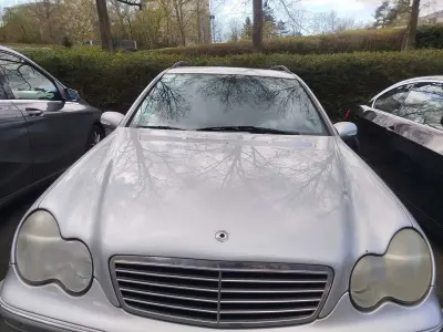 Gebraucht Mercedes C200 Classic 163 PS (119 kW) 2001 Kombi