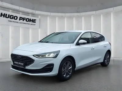 Gebraucht Ford Focus Titanium 125 PS (91 kW) 2022 Weiß Limousine