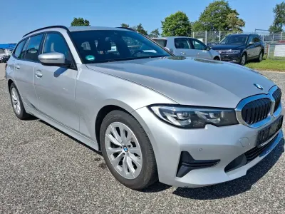 Gebraucht BMW 320 Advantage 190 PS (139 kW) 2021 Grau Kombi