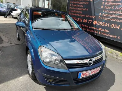 Używany Opel Astra 105 KM (77 kW) 2007 Niebieski Sedan/Limuzyna