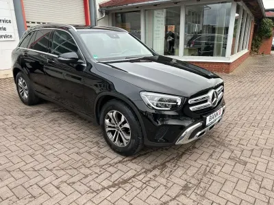 Używany Mercedes GLC200 197 KM (144 kW) 2020 Czarny SUV