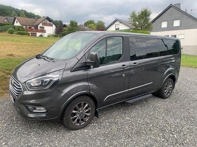 Usata Ford Tourneo 131 CV (96 kW) 2022 Grigio Monovolume