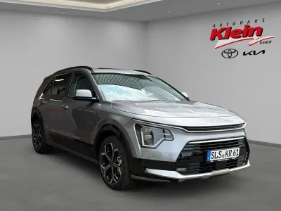 Neu Kia Niro Spirit 129 PS (94 kW) 2026 Grau SUV