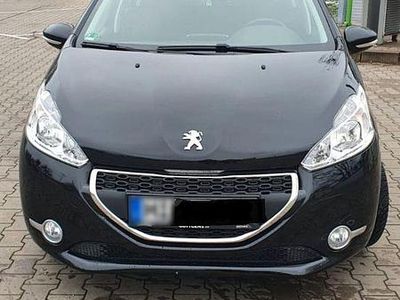 Gebraucht Peugeot 208 95 PS (69 kW) 2012 Schwarz Kleinwagen
