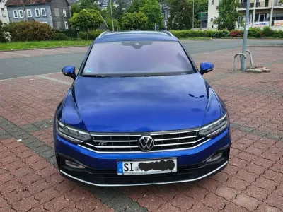 Gebraucht VW Passat Business 150 PS (110 kW) 2021 Blau Kombi