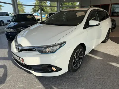 Gebraucht Toyota Auris Touring Sports Design 111 PS (81 kW) 2015 Weiß Kombi