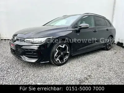 Gebraucht VW Golf VIII R-line 150 PS (110 kW) 2025 Schwarz Kombi
