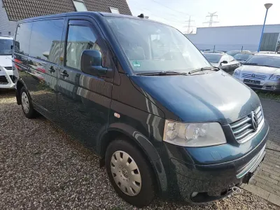Gebraucht VW Caravelle 174 PS (127 kW) 2007 Grün Van