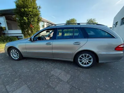 Gebraucht Mercedes E270 Elegance 177 PS (130 kW) 2003 Schwarz Kombi