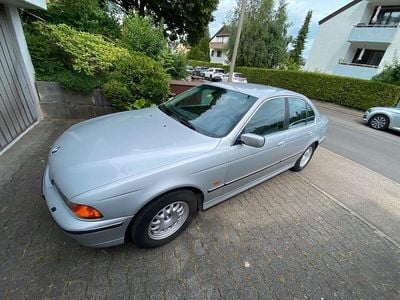 BMW 523
