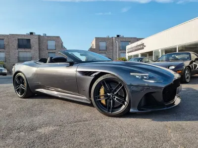 Gebraucht Aston Martin DBS 725 PS (533 kW) 2022 Grau Cabrio