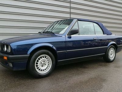 Blau metallic Gebraucht 1991 BMW 318 Cabriolet Sport Line Cabrio | 23.990 €
