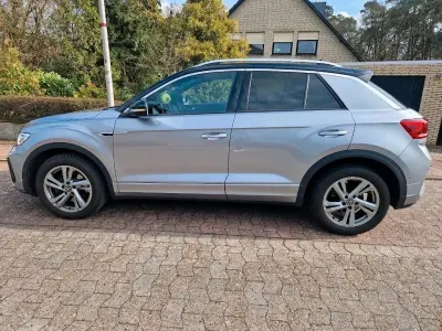 Second-hand VW T-Roc R-line 149 CP (109 kW) 2023 Argintiu SUV