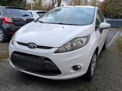 Gebraucht Ford Fiesta 60 PS (44 kW) 2011 Weiß Kleinwagen