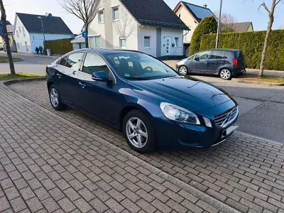 Usata Volvo S60 136 CV (100 kW) 2012 Blu Berlina