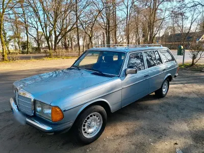 Gebraucht Mercedes 230 136 PS (100 kW) 1981 Silber Kombi
