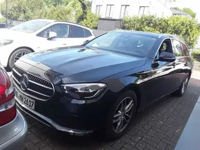 Gebraucht Mercedes E220 Avantgarde 220 PS (161 kW) 2022 Schwarz Kombi