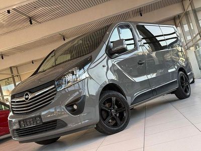 Grau Gebraucht 2016 Opel Vivaro Van / Kleinbus | 18.991 € (Teuer)