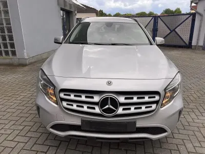Gebraucht Mercedes GLA180 109 PS (80 kW) 2018 Silber SUV