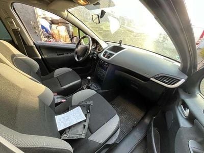 Grau Gebraucht 2009 Peugeot 207 Limousine | 1.499 € (Guter Preis)