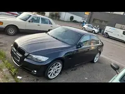 Gebraucht BMW 325 197 PS (144 kW) 2009 Schwarz Limousine