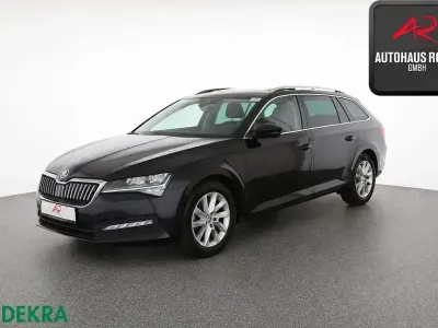 Gebraucht Skoda Superb 150 PS (110 kW) 2024 Schwarzmagic perleffekt Kombi