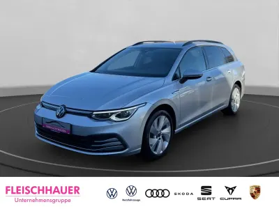 Gebraucht VW Golf VIII Style 150 PS (110 kW) 2022 Silber Kombi