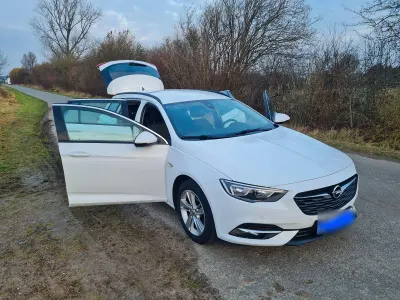 Gebraucht Opel Insignia Business 136 PS (100 kW) 2018 Weiß Kombi