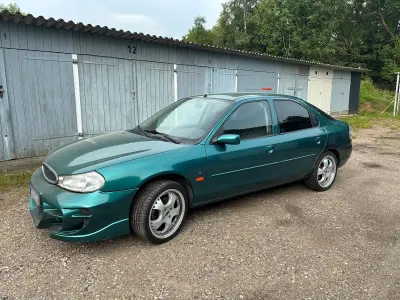 Gebraucht Ford Mondeo 160 PS (117 kW) 1999 Grün Limousine