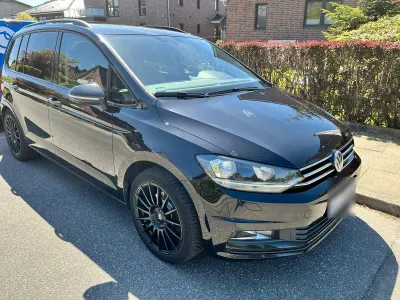 Gebraucht VW Touran 105 PS (77 kW) 2015 Schwarz Van / Kleinbus