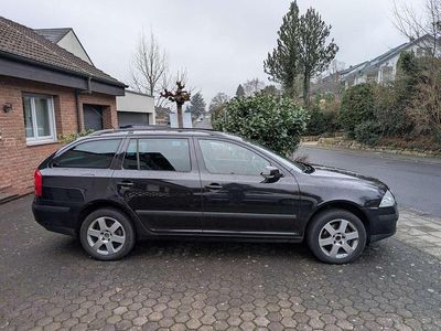Schwarz Gebraucht 2007 Skoda Octavia Elegance Kombi | 1.950 € (Fairer Preis)