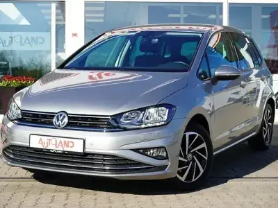 Gebraucht VW Golf Comfortline 131 PS (96 kW) 2020 Tungsten silver metallic Van / Kleinbus