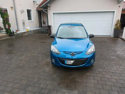 Gebraucht Mazda 2 84 PS (61 kW) 2013 Blau Kleinwagen