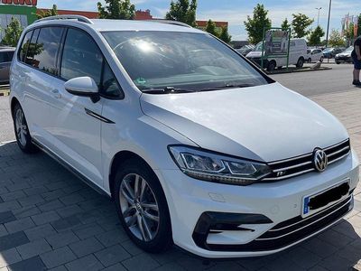 Weiß Gebraucht 2019 VW Touran R-line Van / Kleinbus | 21.400 € (Superpreis)