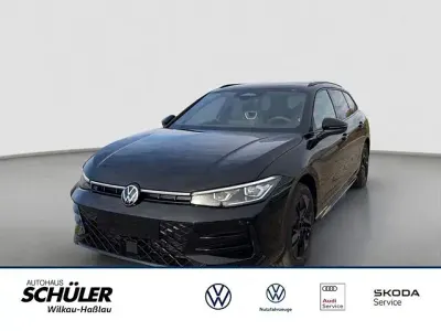 Gebraucht VW Passat R-line 150 PS (110 kW) 2026 Schwarz Kombi