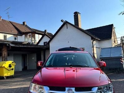 Gebraucht Fiat Freemont 170 PS (125 kW) 2012 Rot SUV