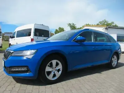 Gebraucht Skoda Superb Ambition 150 PS (110 kW) 2021 Blau Kombi