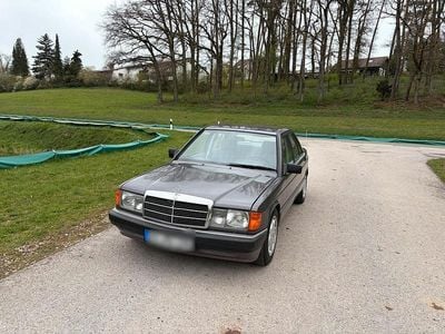 Usata Mercedes 190 109 CV (80 kW) 1992 Marrone Berlina