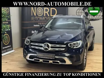 Używany Mercedes GLC200 163 KM (119 kW) 2020 Niebieski SUV